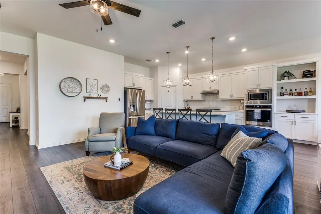 2513 Lovegrass Lane
