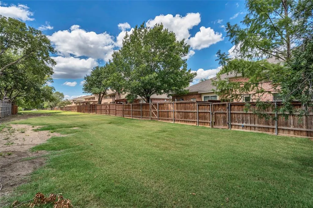 10287 Darkwood Drive