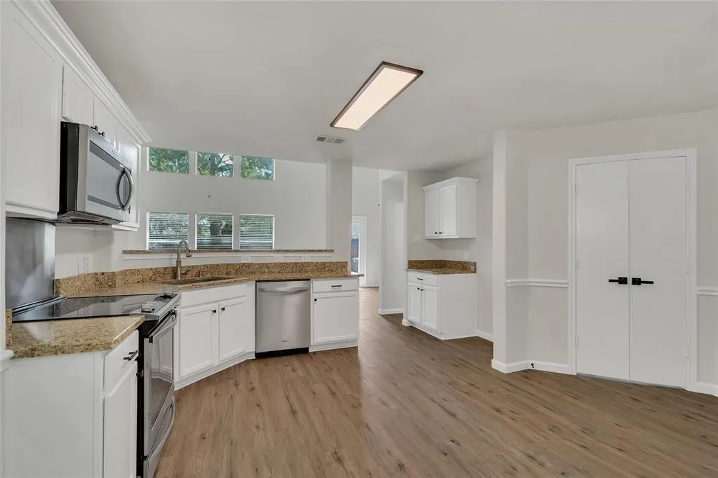 10287 Darkwood Drive