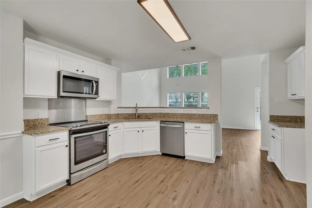 10287 Darkwood Drive
