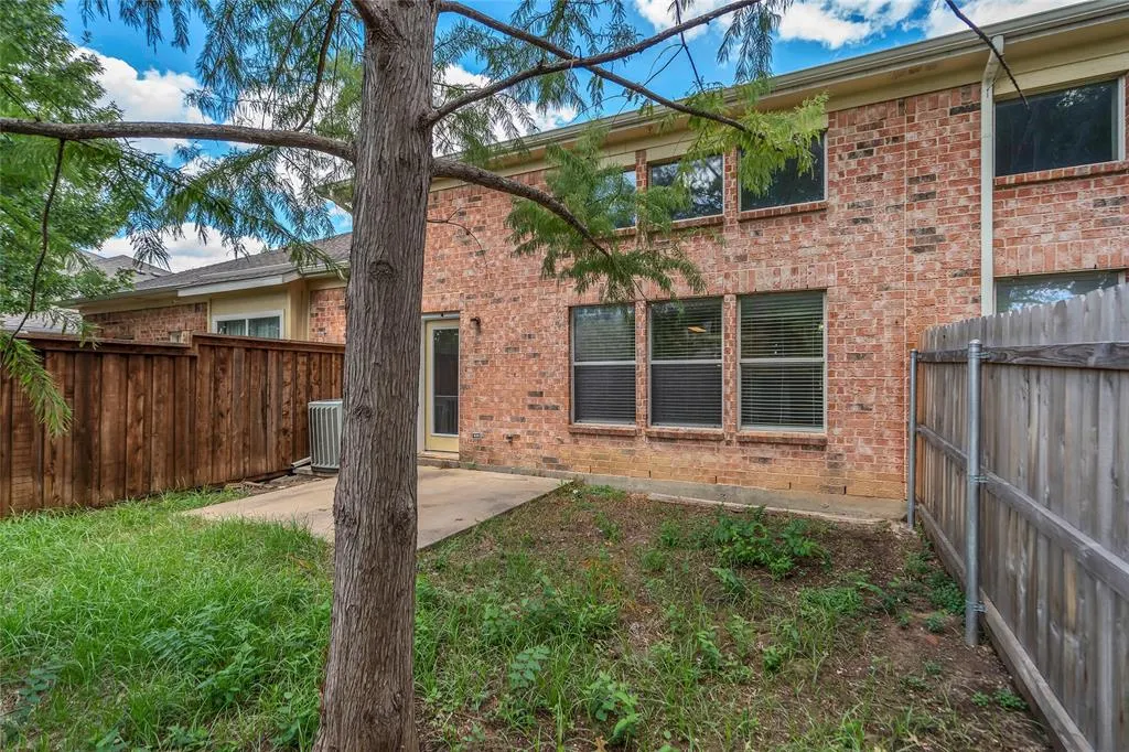 10287 Darkwood Drive