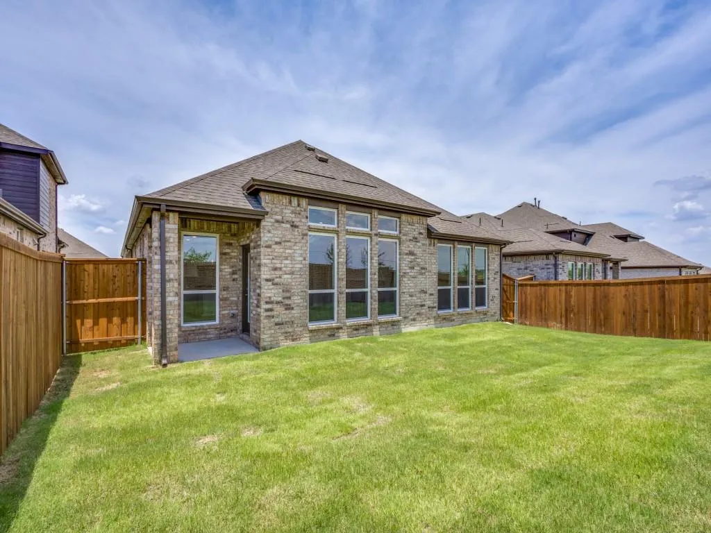 6008 Mustang Creek Ln