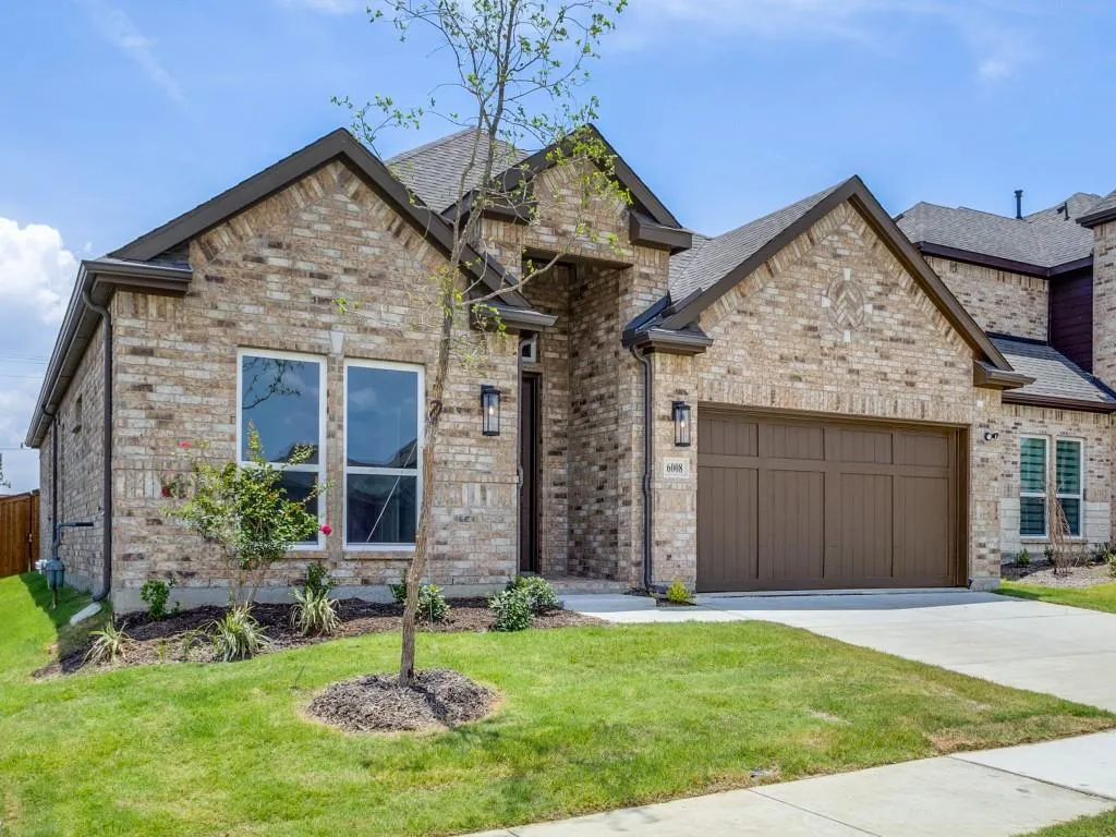 6008 Mustang Creek Ln