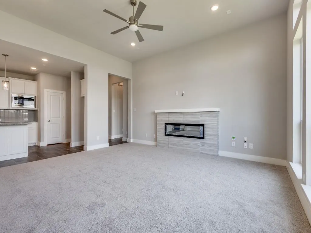 6008 Mustang Creek Ln