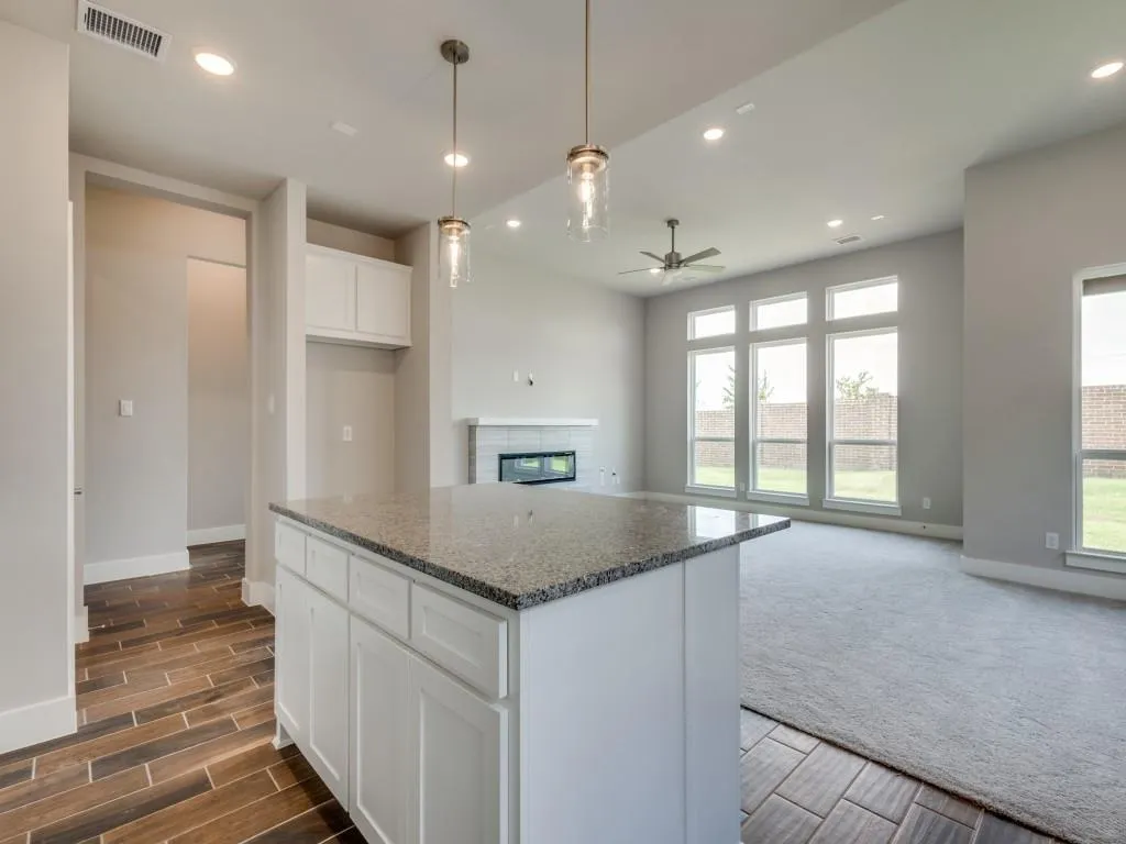 6008 Mustang Creek Ln