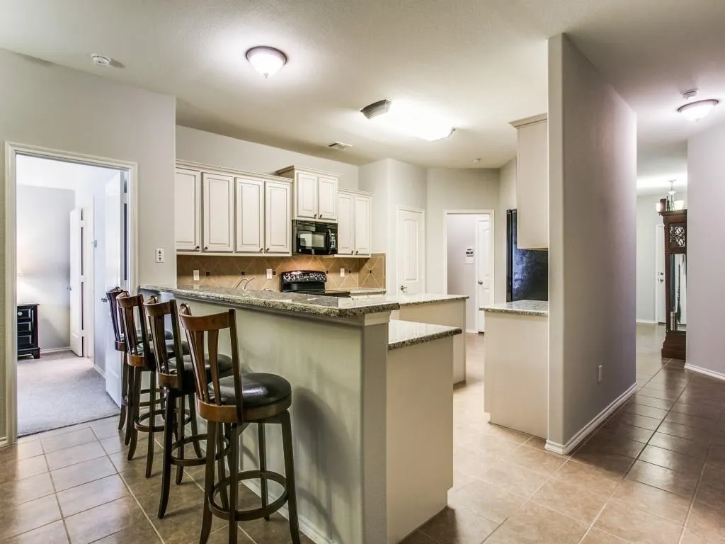 1097 Luton Drive