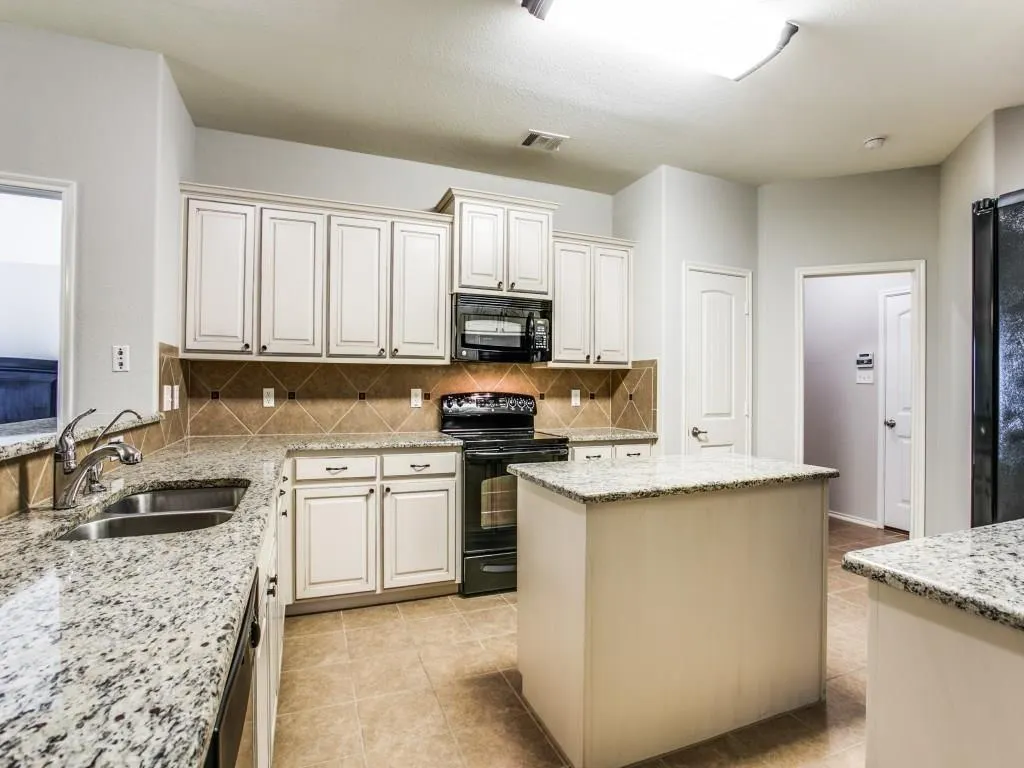1097 Luton Drive