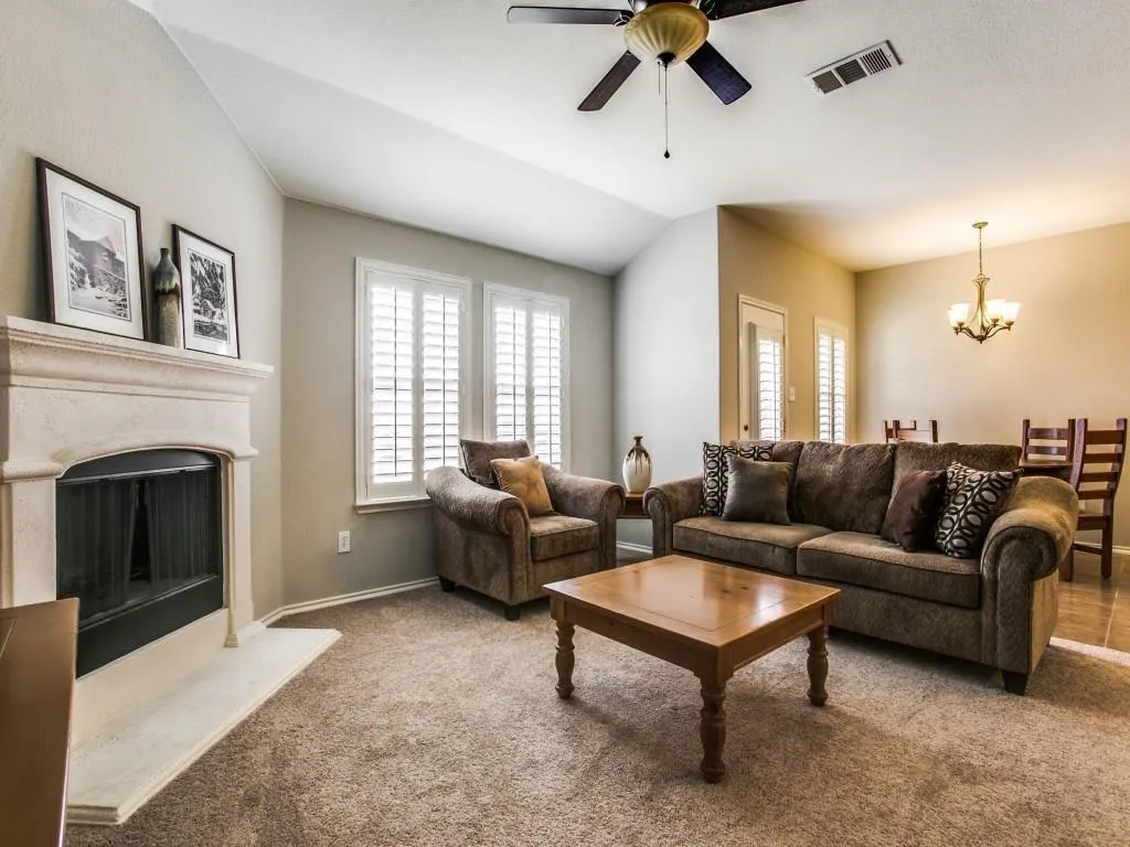 1097 Luton Drive