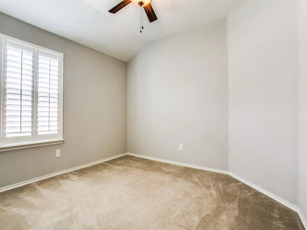 1097 Luton Drive