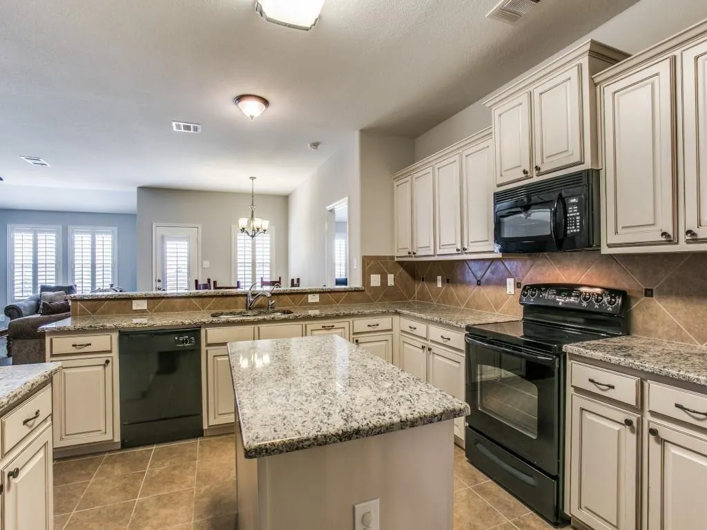 1097 Luton Drive