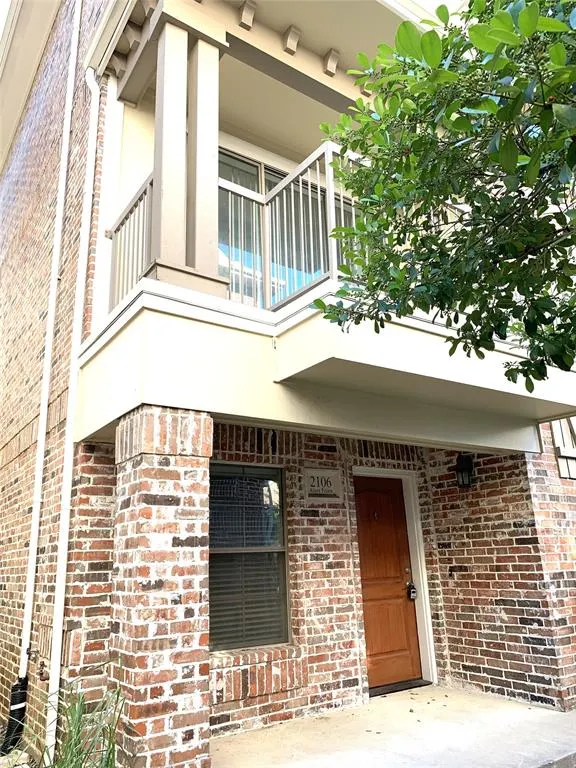 2106 Azure Pointe