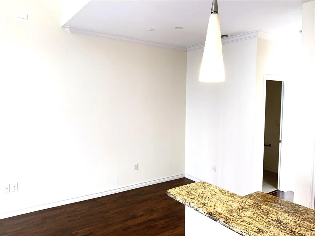 2106 Azure Pointe