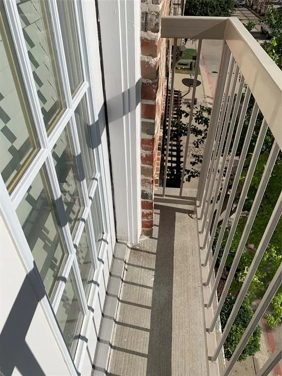 2106 Azure Pointe