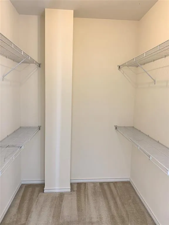 2106 Azure Pointe