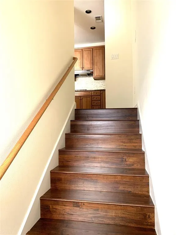 2106 Azure Pointe