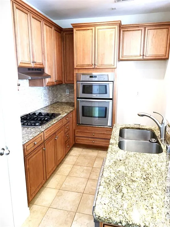 2106 Azure Pointe