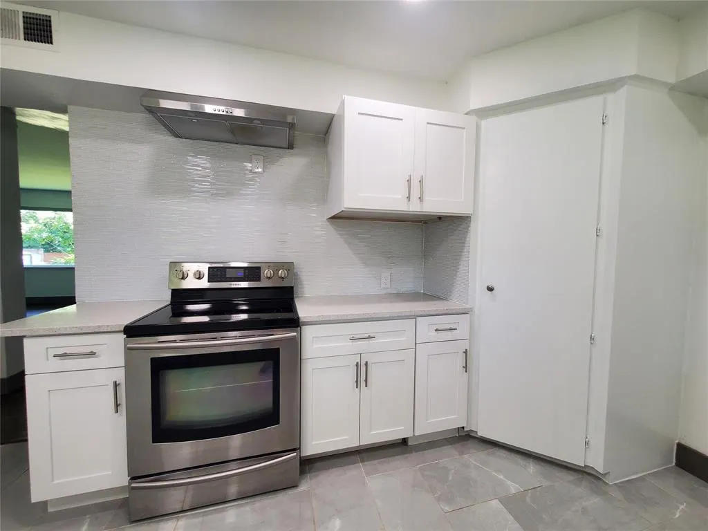 1227 Elmwood Drive