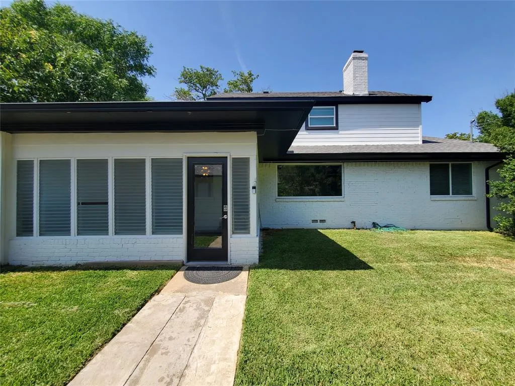 1227 Elmwood Drive