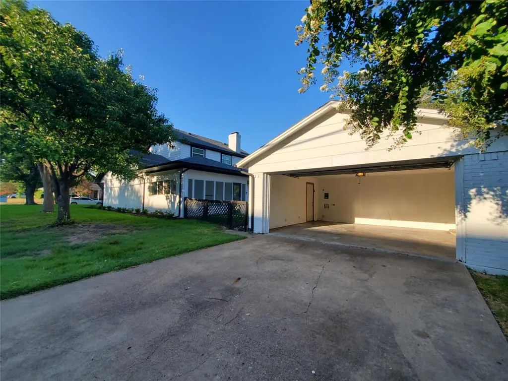 1227 Elmwood Drive