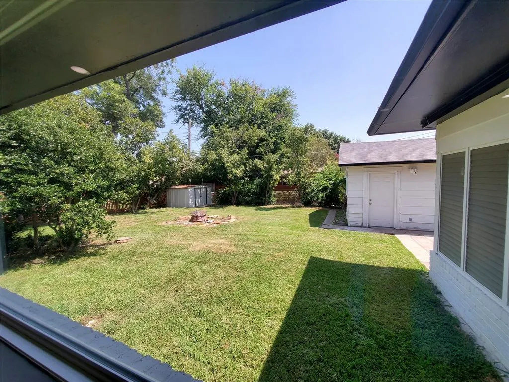 1227 Elmwood Drive