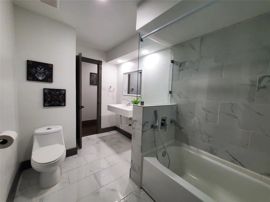 1227 Elmwood Drive