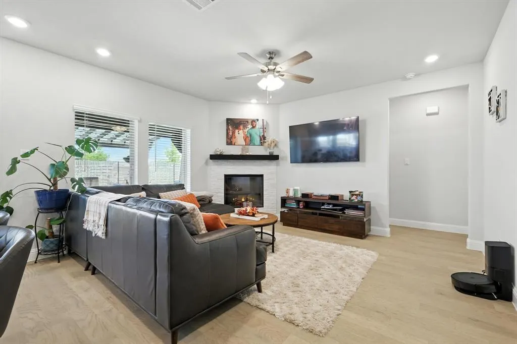 1812 Valencia Drive