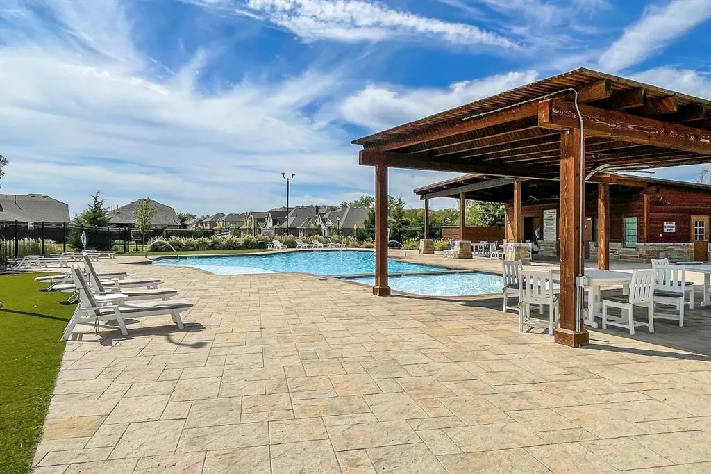 1236 Arrowwood Drive