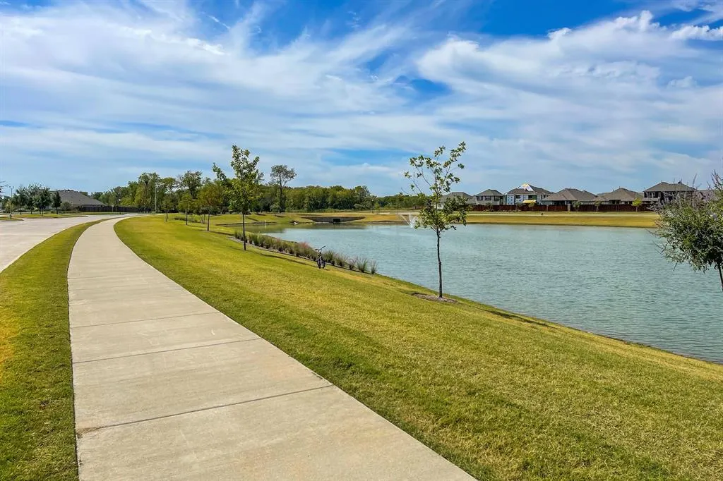1236 Arrowwood Drive