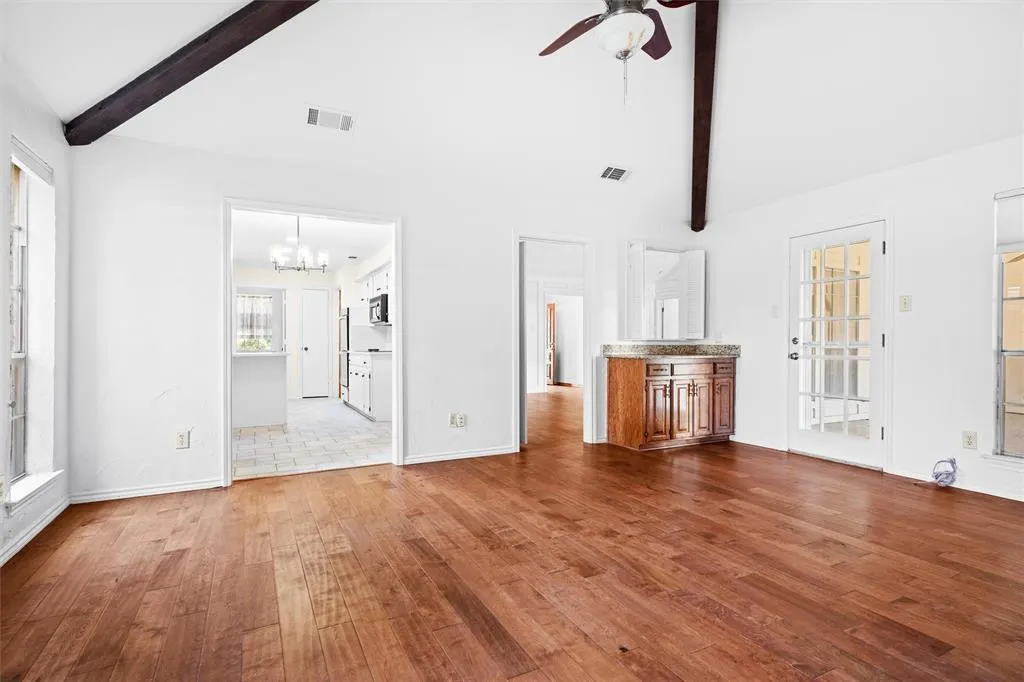 1204 Kenshire Lane