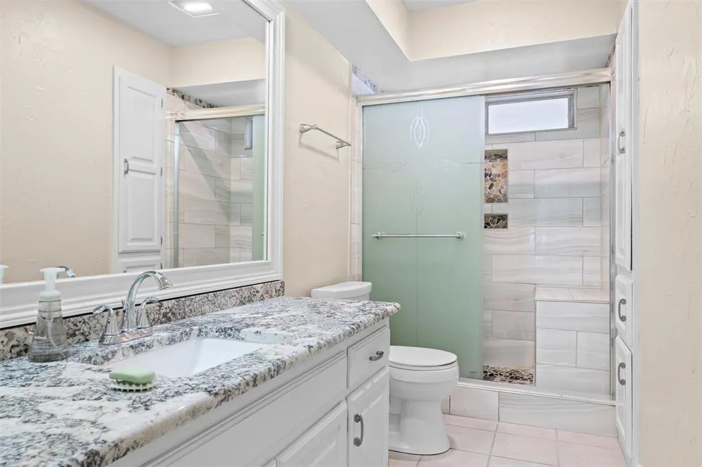 1204 Kenshire Lane