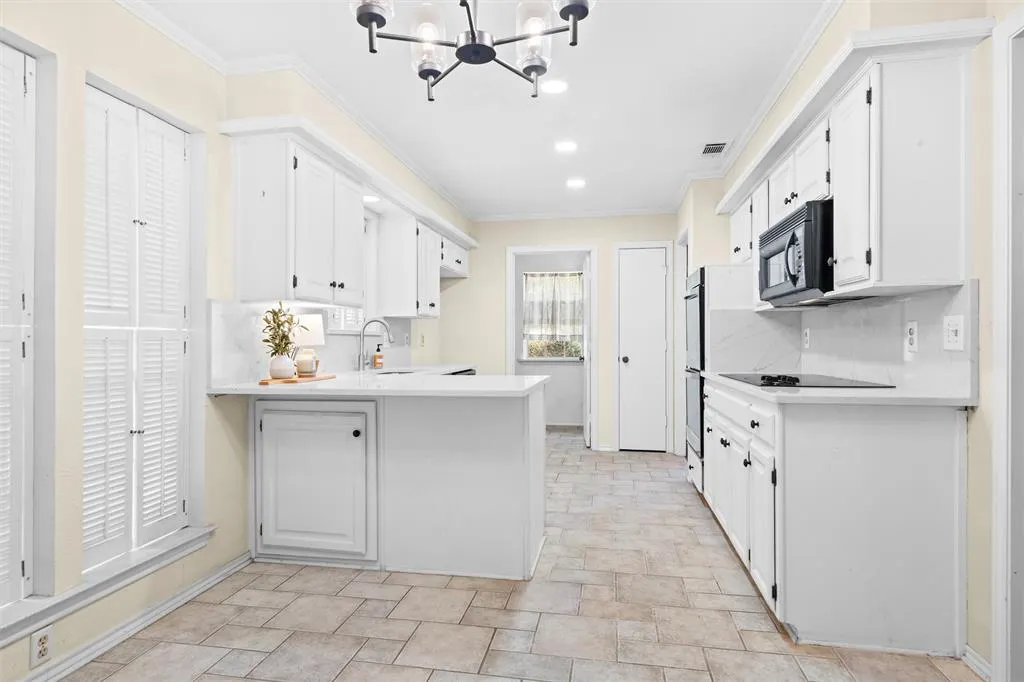 1204 Kenshire Lane