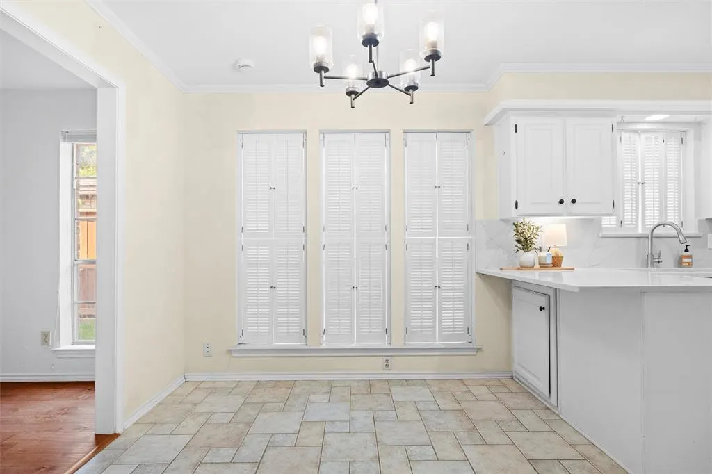1204 Kenshire Lane