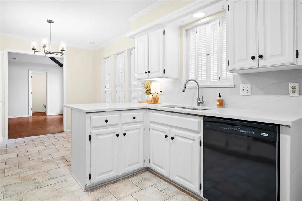 1204 Kenshire Lane