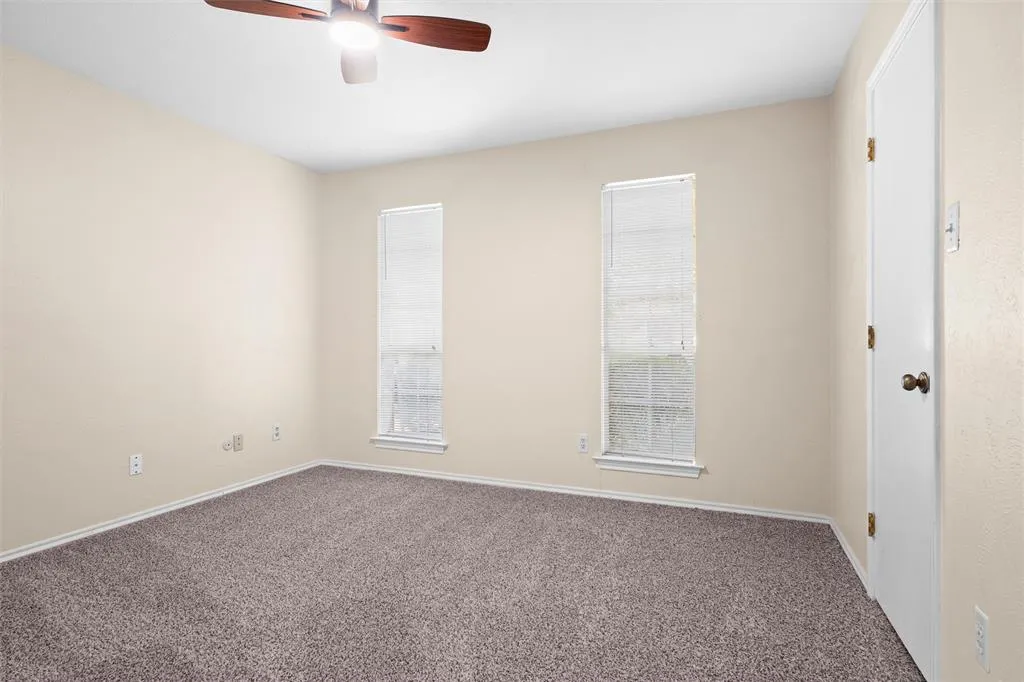 1204 Kenshire Lane