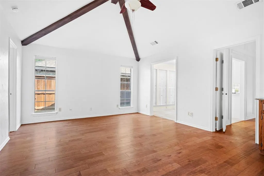 1204 Kenshire Lane