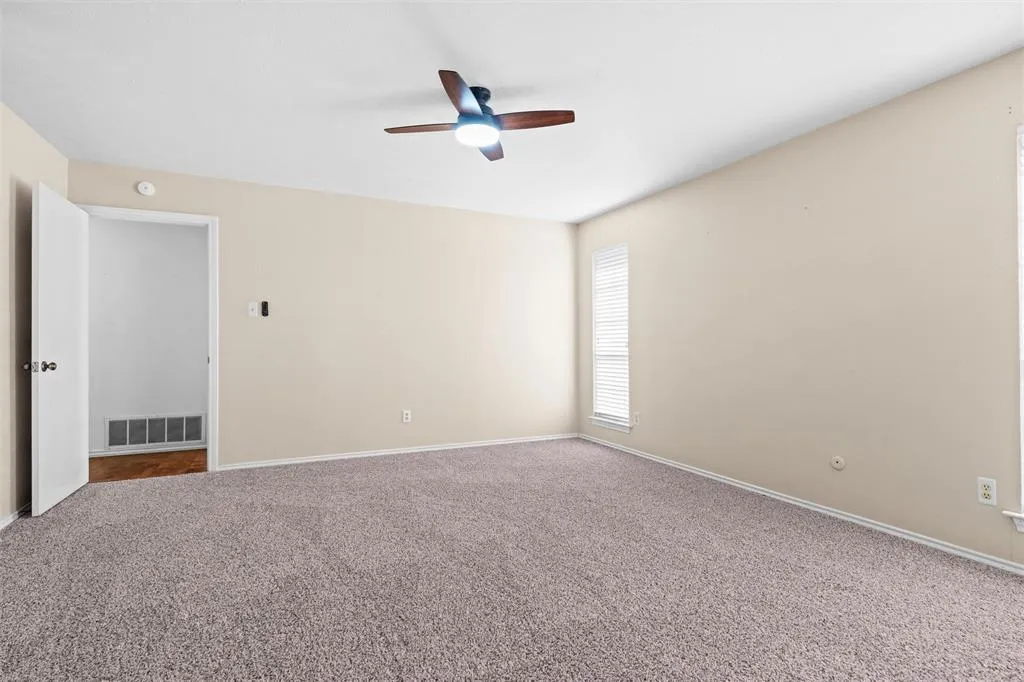 1204 Kenshire Lane