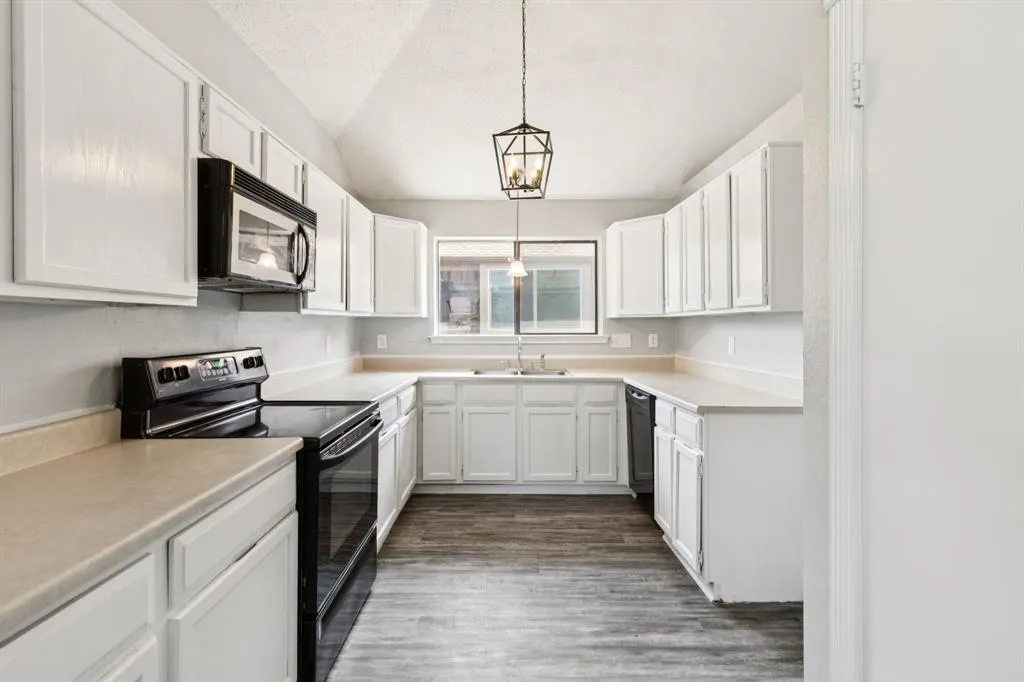 1411 Petunia Drive