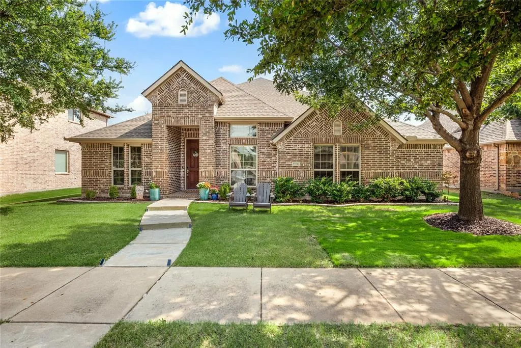 15841 River Glen Drive