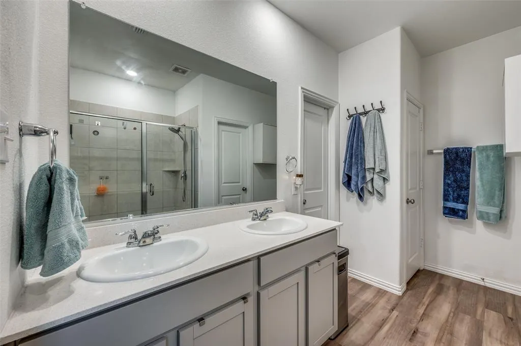 11425 Silver Queen Drive