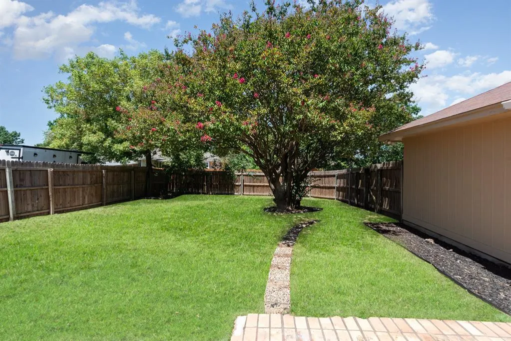 206 S Alder Drive