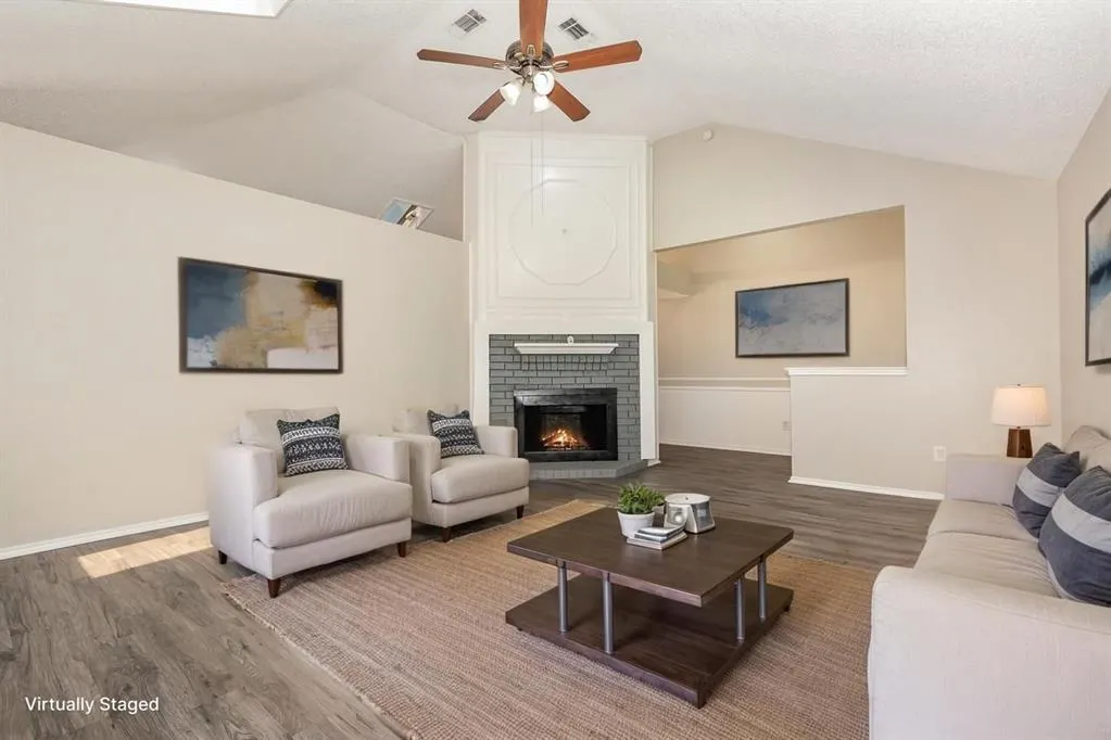 206 S Alder Drive