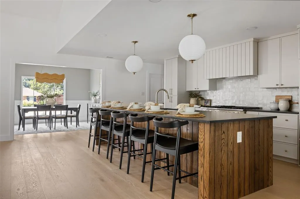 7131 Roundrock Road