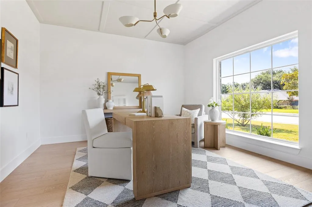 7131 Roundrock Road