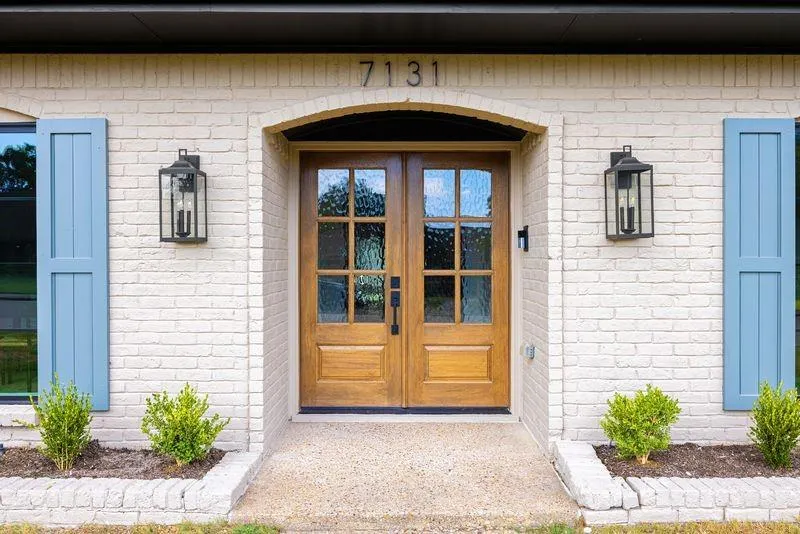7131 Roundrock Road