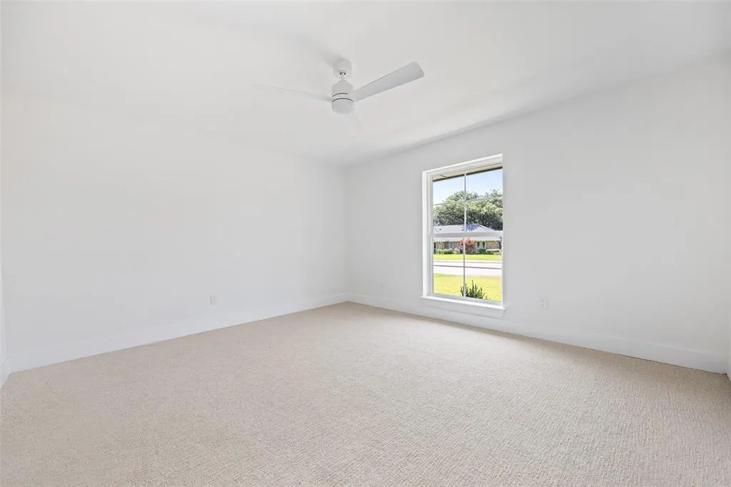 7131 Roundrock Road