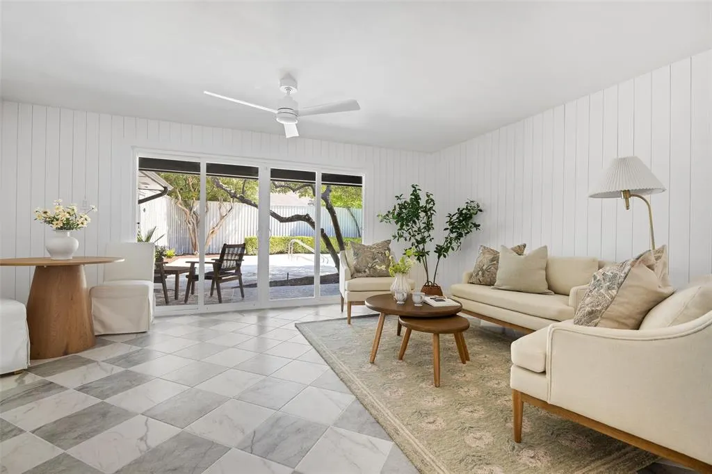 7131 Roundrock Road