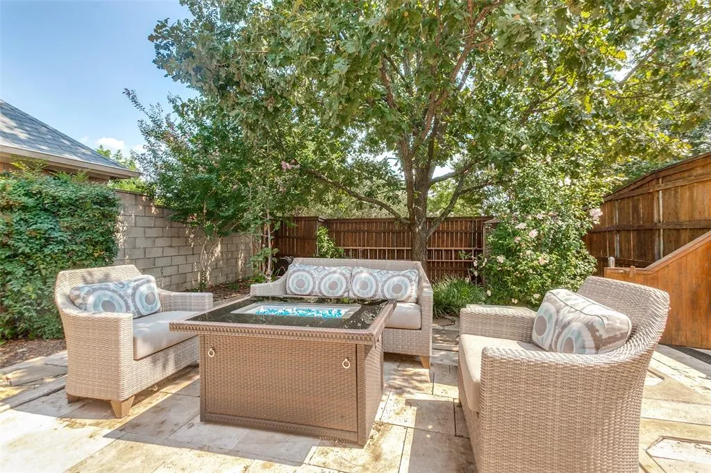 2704 Carnation Drive