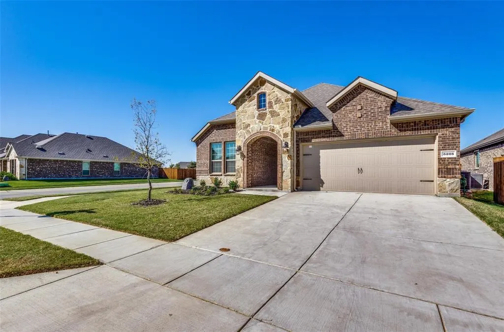 3205 Platinum Road