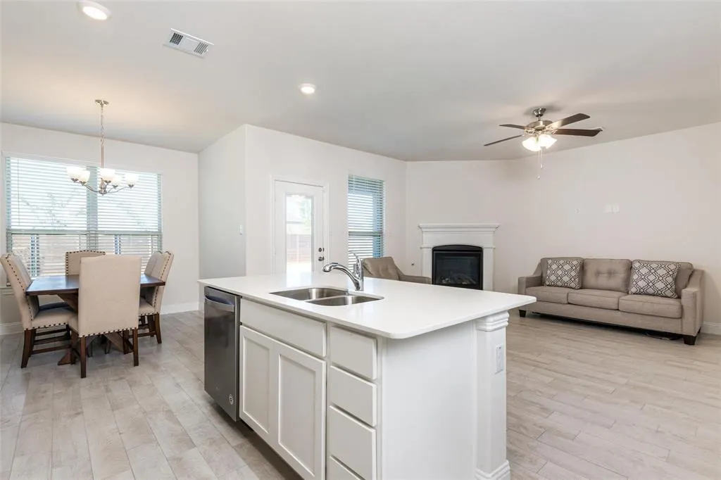 3205 Platinum Road
