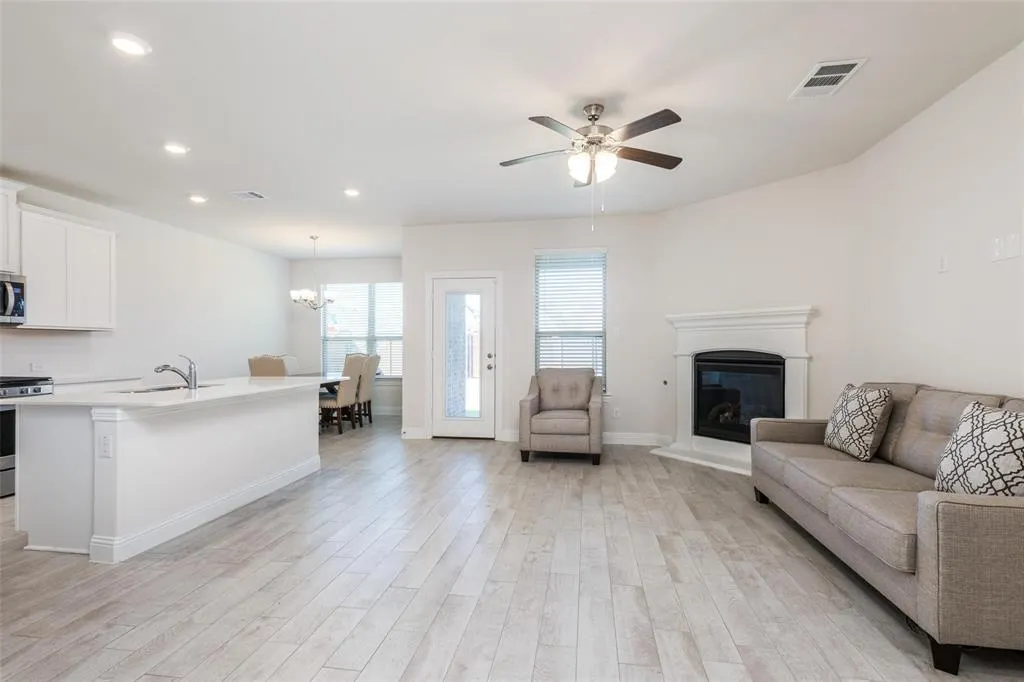 3205 Platinum Road
